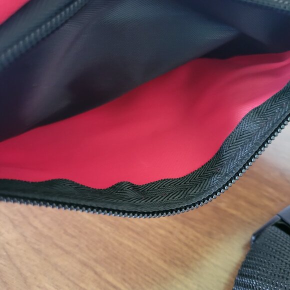 Iowa State University NCAA Fanny Pack. Three zipper sections. ISU Cyclones. NWOT - Picture 6 of 8